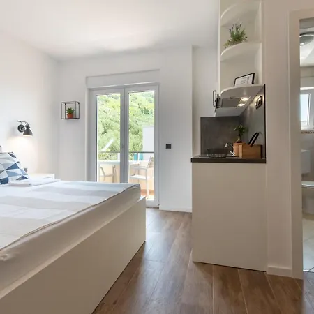 Apartment Maslina Krvavica
