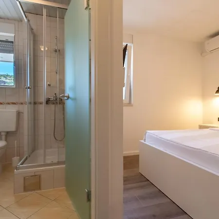 Apartment Maslina Krvavica