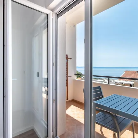 Apartment Maslina Krvavica